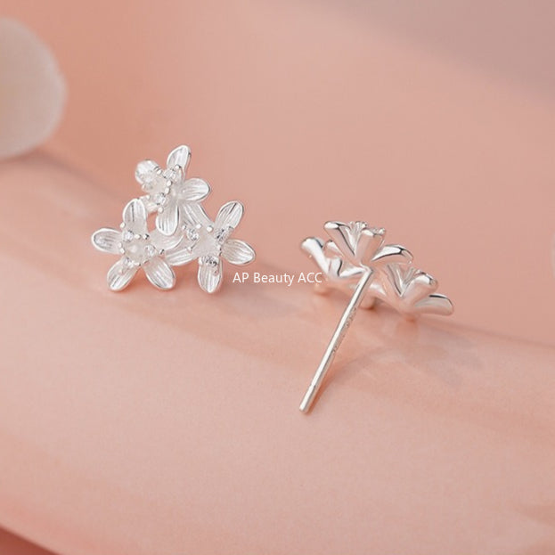 B관 - 999 실버 트리플 플라워 디자인 스터드 귀걸이 [YC9992E_1] 25.11-2
