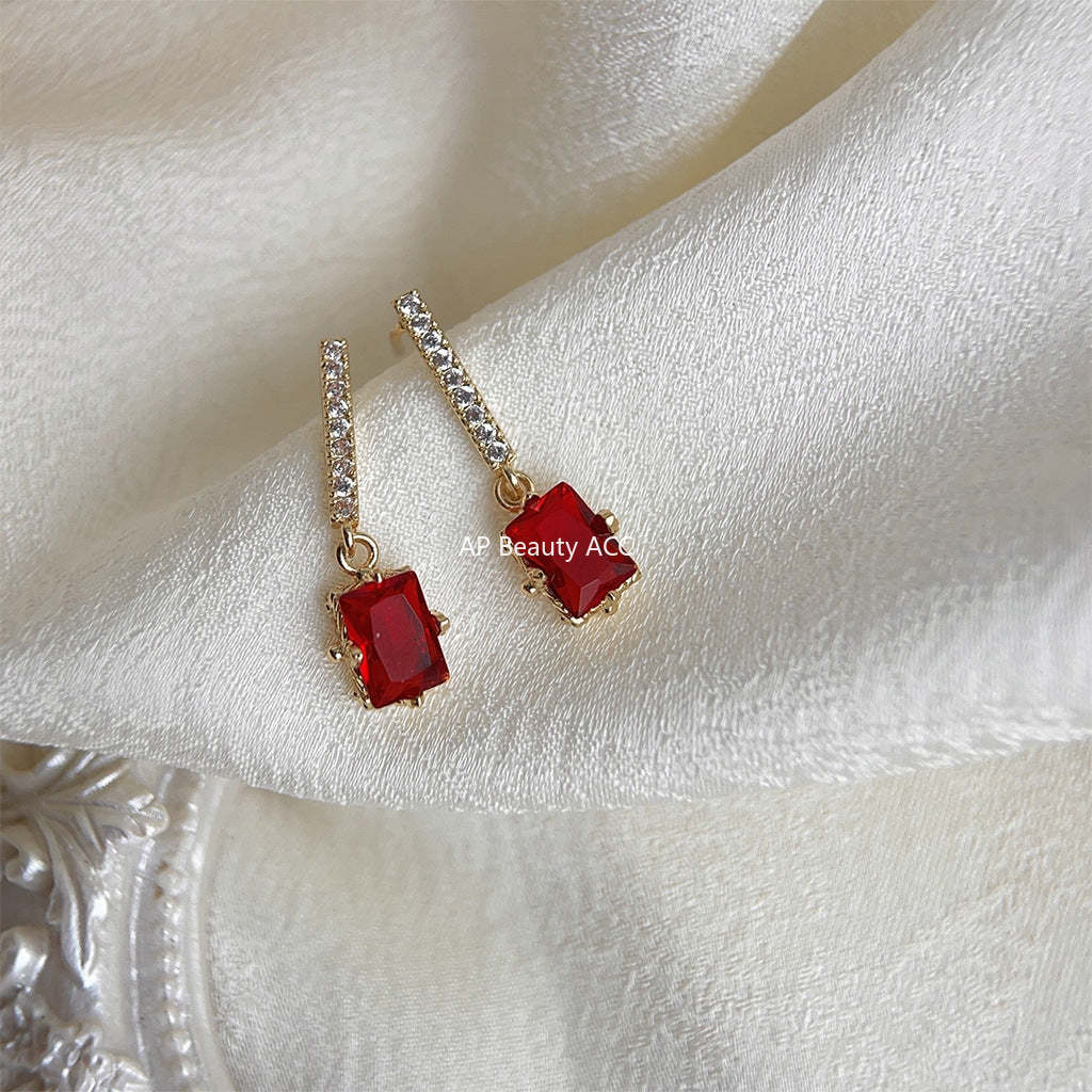 C관 - 14K 도금 큐빅 와인 레드 사각형 복고풍 귀걸이 [4235] 24.07-1