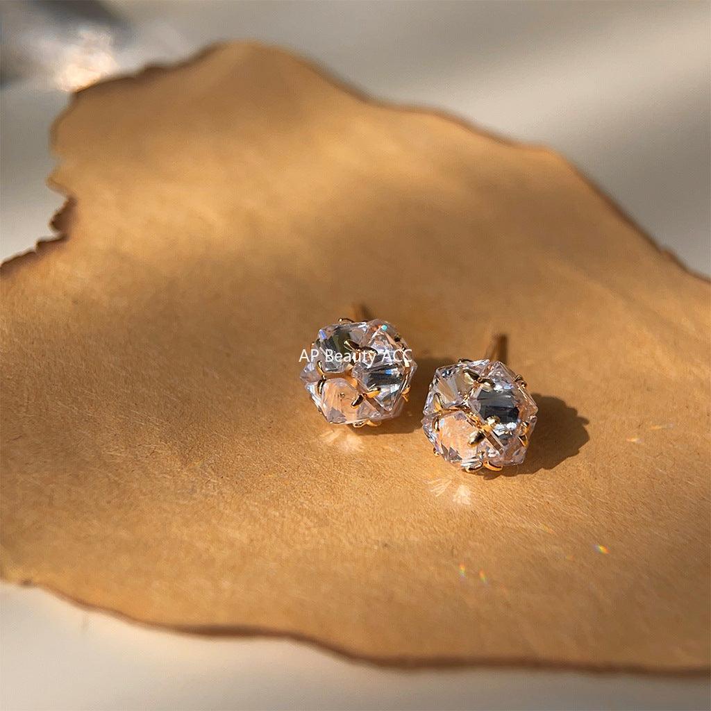 C관 - 고급스러운 14K 도금 입체적인 큐빅 귀걸이 [3693] 24.03-5