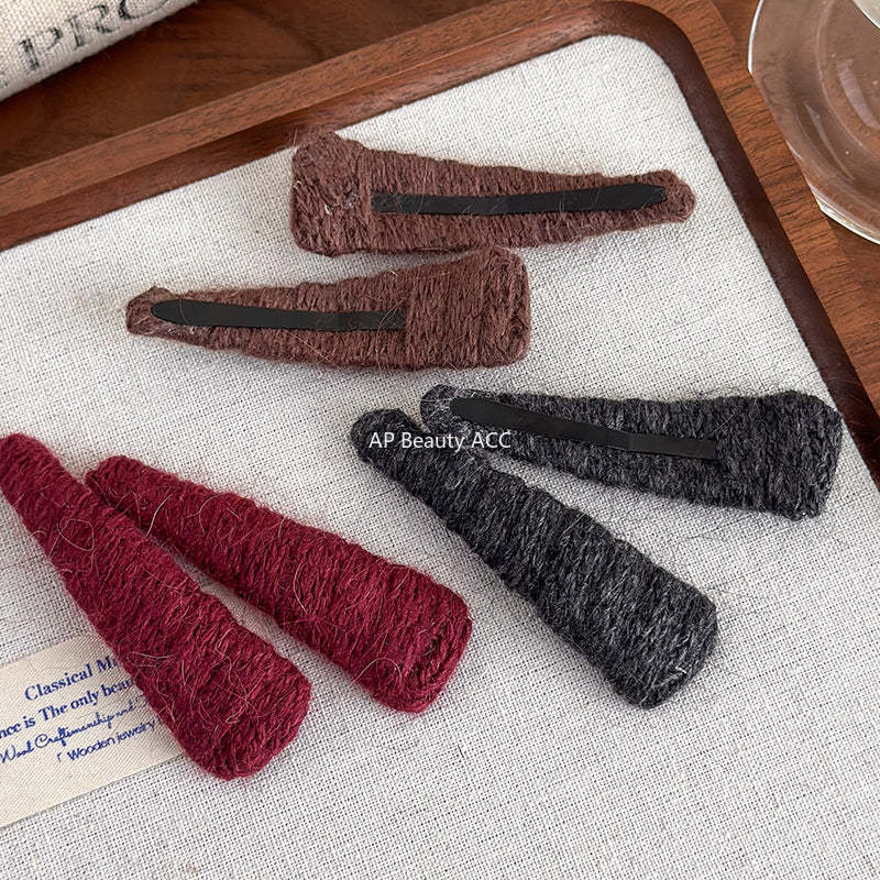 E관 - 가을겨울 컬러 털실 삼각형 헤어핀 [27652] 25.11-4