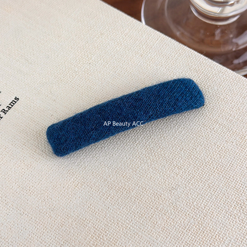 E관 - 컬러 퍼 소재 옆머리용 일자 헤어핀 [27574] 25.10-3