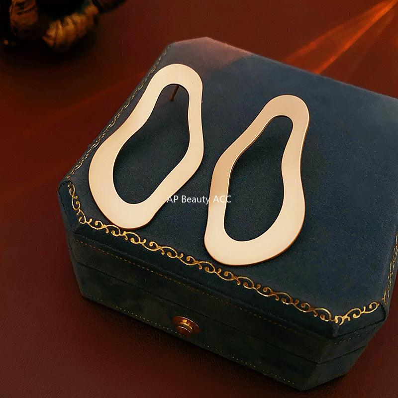 C관 - 18K 도금 실버 비정형 디자인 심플 엘레강스 귀걸이 [E1786] 24.03-3