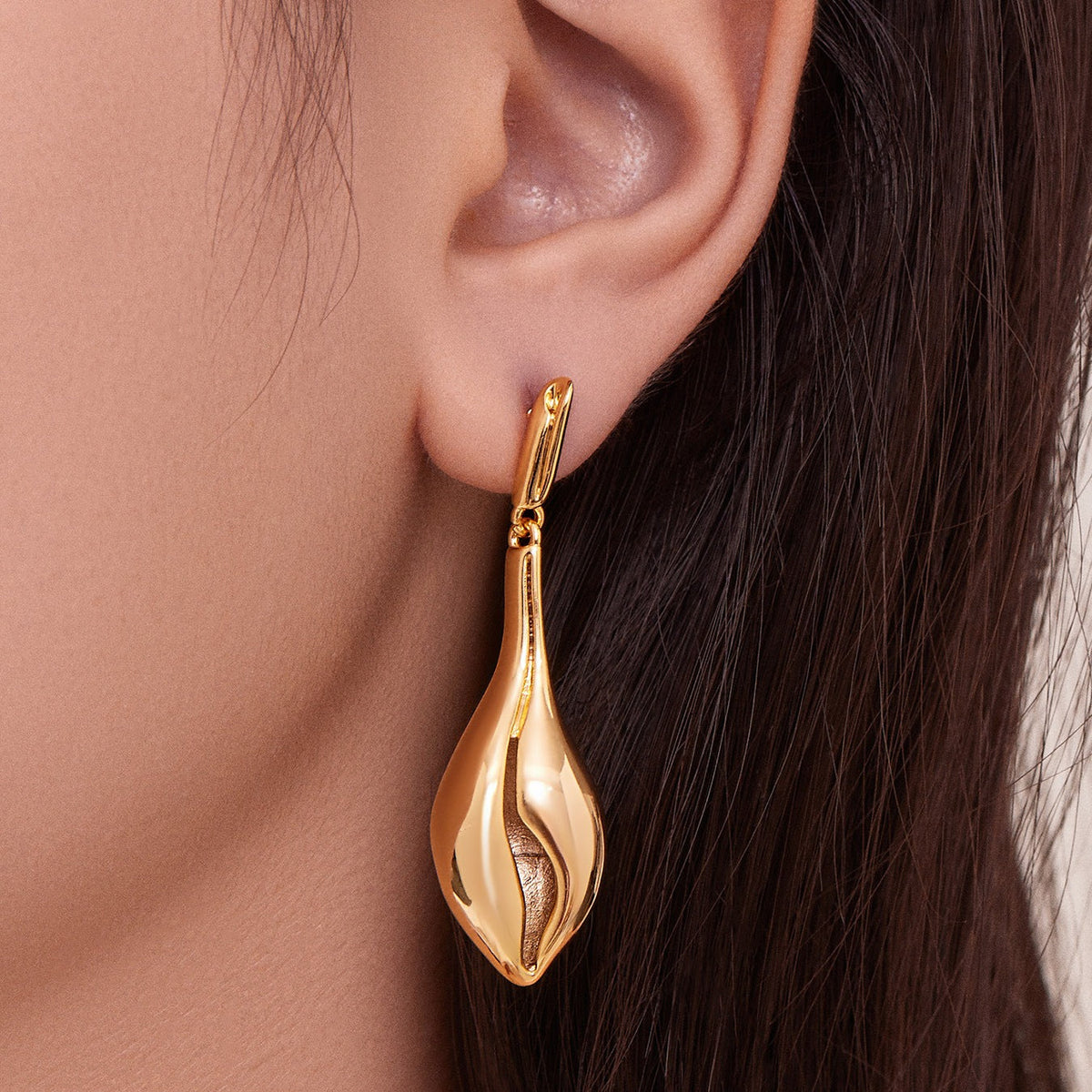 D관 - 18K 도금 조개껍질 디자인 드롭 스터드 귀걸이 [F813] 25.11-1