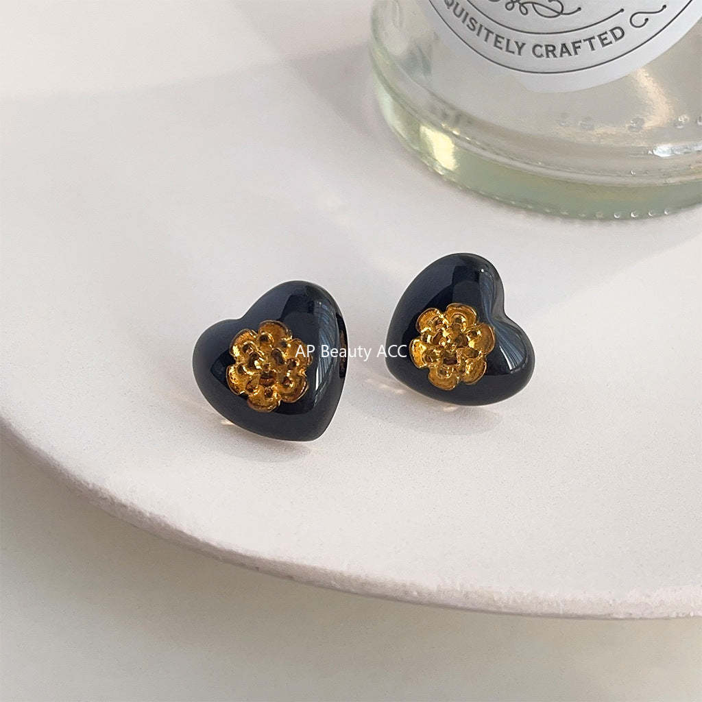 C관 - 디자이너 하트 블랙 레진 귀걸이 [3883] 24.04-4