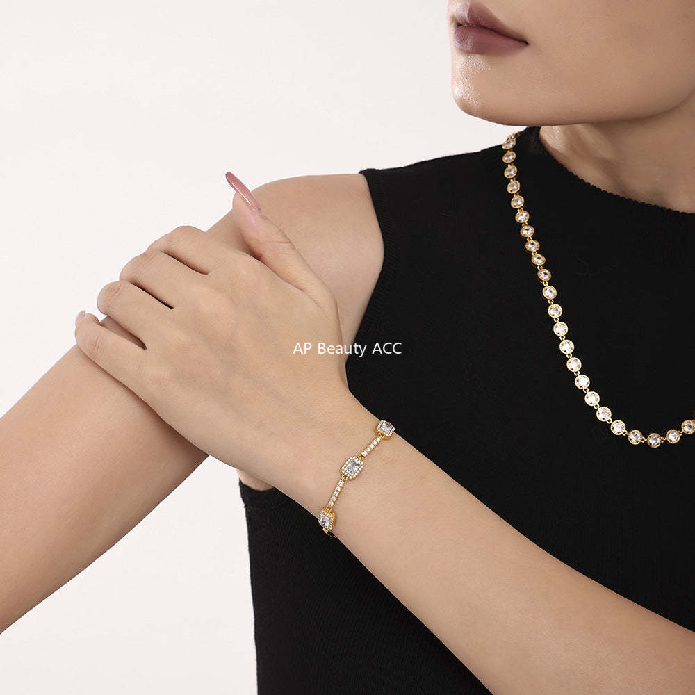 D관 - 롱 블록 초광택 큐빅 세팅 변색 방지 스테인리스 스틸 18K 도금 팔찌 [E573] 24.11-5