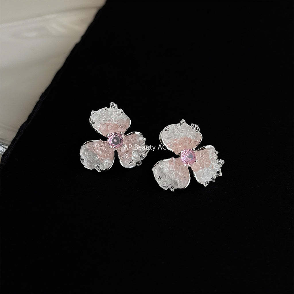 C관 - 분홍색 그라데이션 글라스 크리스탈 벚꽃 스윗한 귀걸이 [4550] 24.07-3