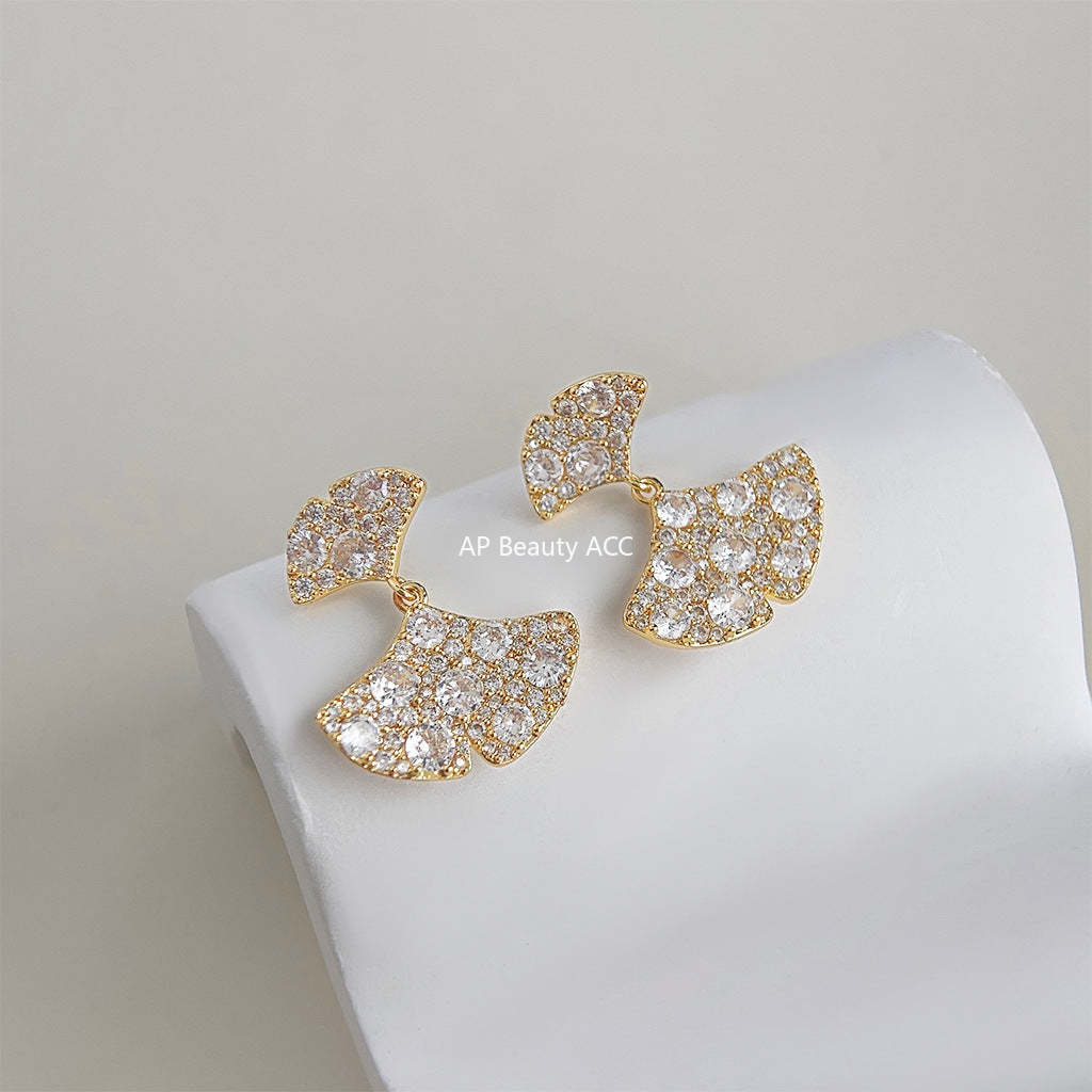 C관 - 18K 도금 큐빅 은행잎 고급스러운 귀걸이 [4520] 24.07-2