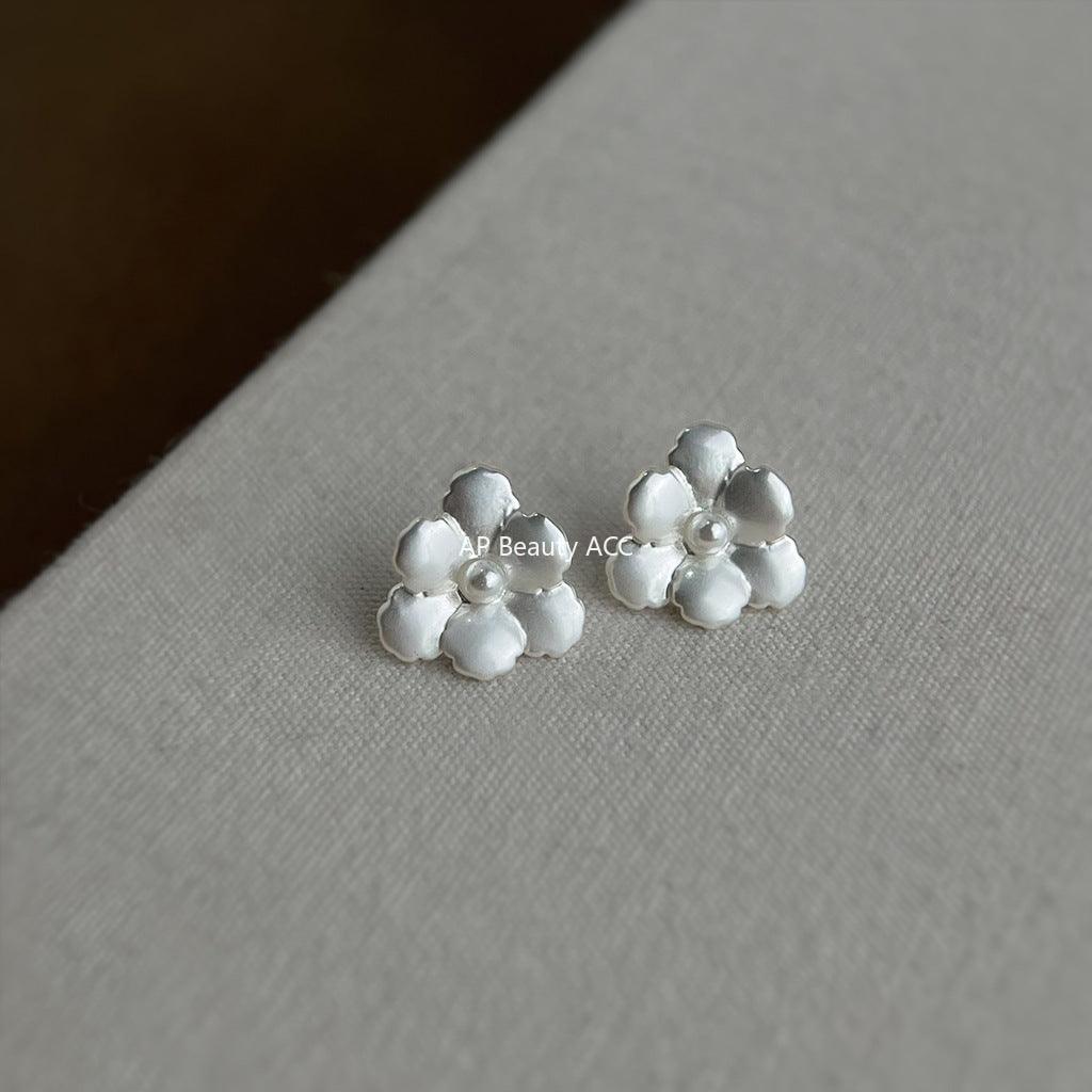 C관 - 무광 실버 진주 플라워 925 은침 귀걸이 [5829] 25.04-2