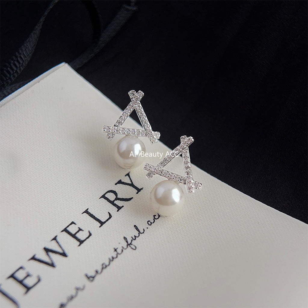 C관 - 미니 큐빅 은침 불규칙 글라스 진주 귀걸이 [4000] 24.05-1