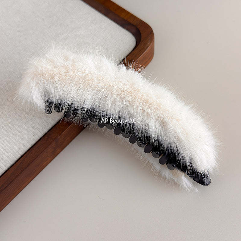 E관 - 퍼 소재 대형 집게핀 [27697] 25.11-3