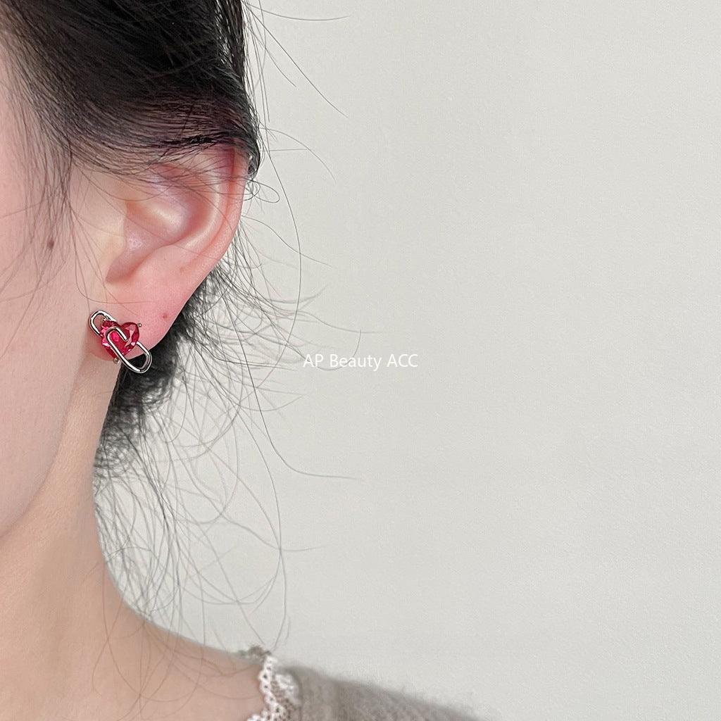 C관 - 미니 큐빅 하트 디자인 핀형 유니크 인스타 감성 귀걸이 [3649] 24.03-3
