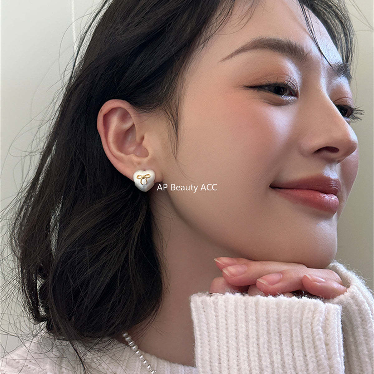 A관 - 매트 브러쉬 무광 하트 리본 귀걸이 [EH-3604] 25.06-3