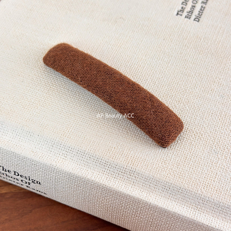 E관 - 컬러 퍼 소재 옆머리용 일자 헤어핀 [27574] 25.10-3