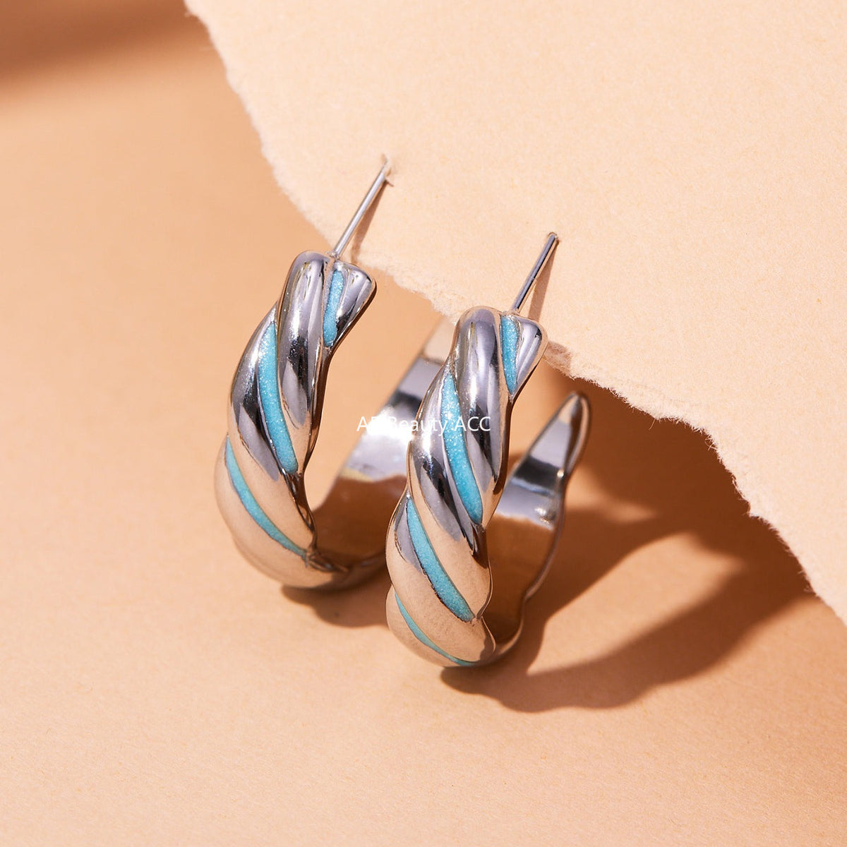 D관 - 스테인리스 18K 도금 트위스트 디자인 귀걸이 [F812] 25.11-1