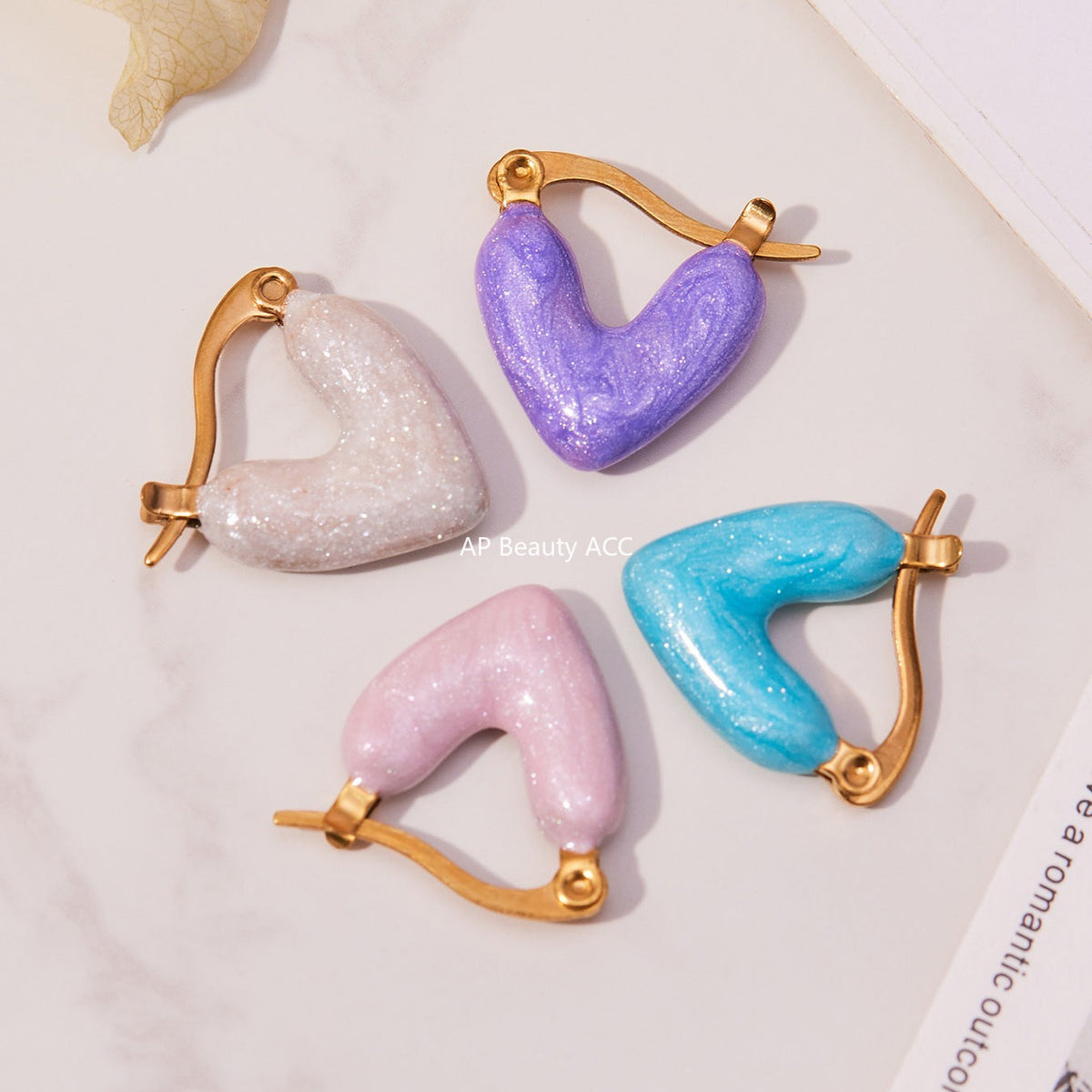 D관 - 티타늄 스틸 언밸런스 하트 18K 도금 귀걸이 [F924] 25.11-2