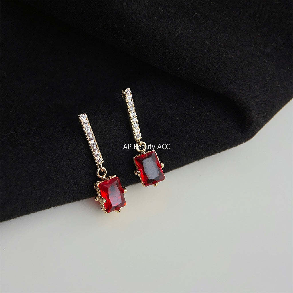 C관 - 14K 도금 큐빅 와인 레드 사각형 복고풍 귀걸이 [4235] 24.07-1