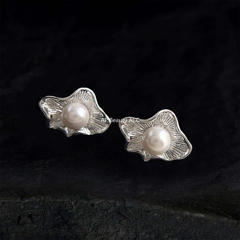 C관 - 디테일한 입체 패턴 세련된 귀걸이 [4117] 24.06-1