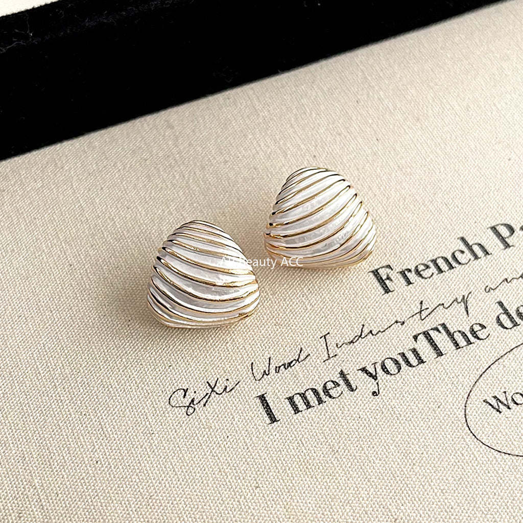 C관 - 화이트 에나멜 삼각형 디자이너 스타일 14K 도금 독특한 귀걸이 [4400] 24.07-3