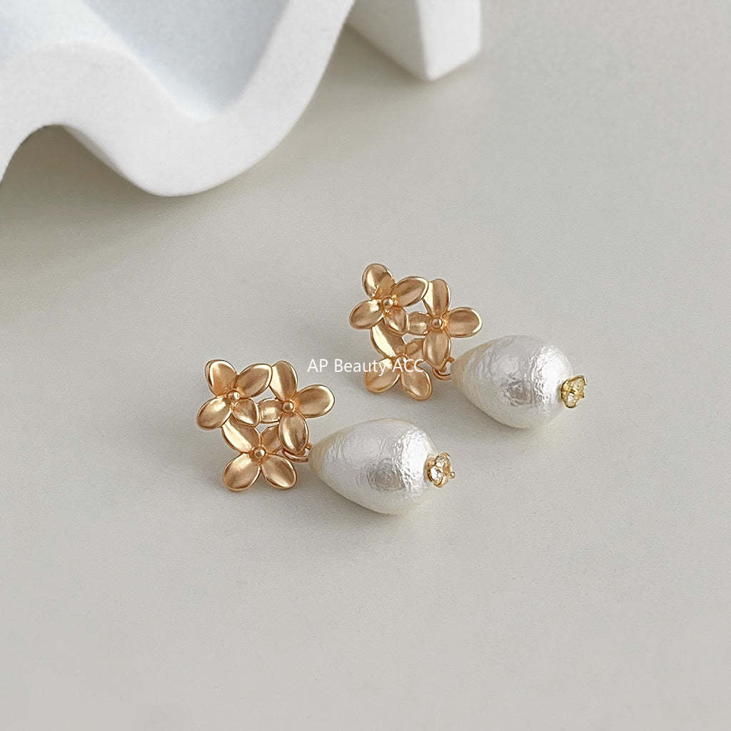 C관 - 코튼펄 고급스러운 꽃잎 무광 도금 은침 물방울 귀걸이 [3871] 24.04-4