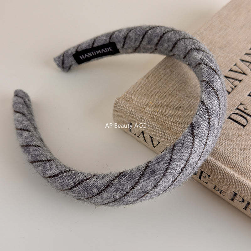 E관 - 니트 스트라이프 와이드 스펀지 머리띠 [27524] 25.09-4