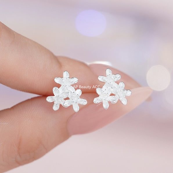 B관 - 999 실버 트리플 플라워 디자인 스터드 귀걸이 [YC9992E_1] 25.11-2