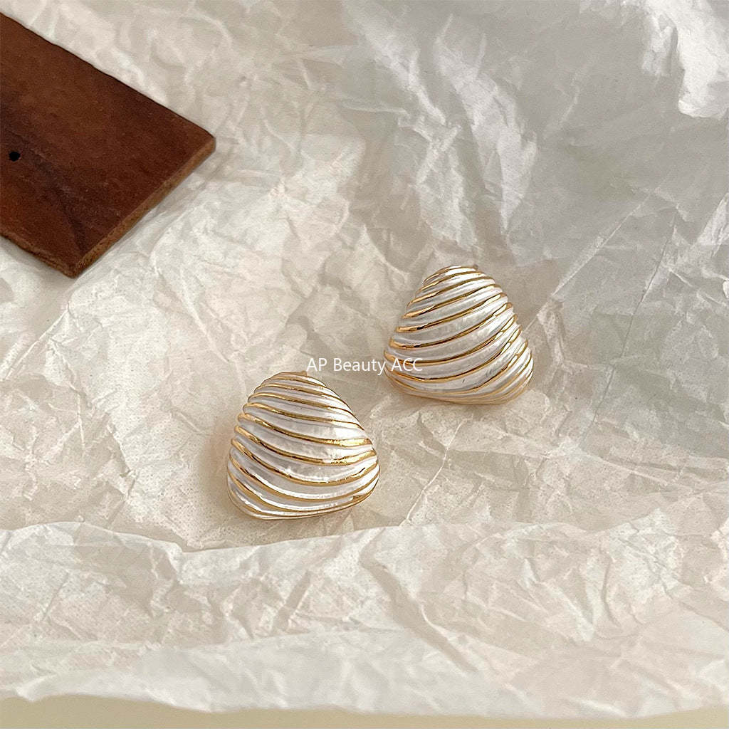 C관 - 화이트 에나멜 삼각형 디자이너 스타일 14K 도금 독특한 귀걸이 [4400] 24.07-3