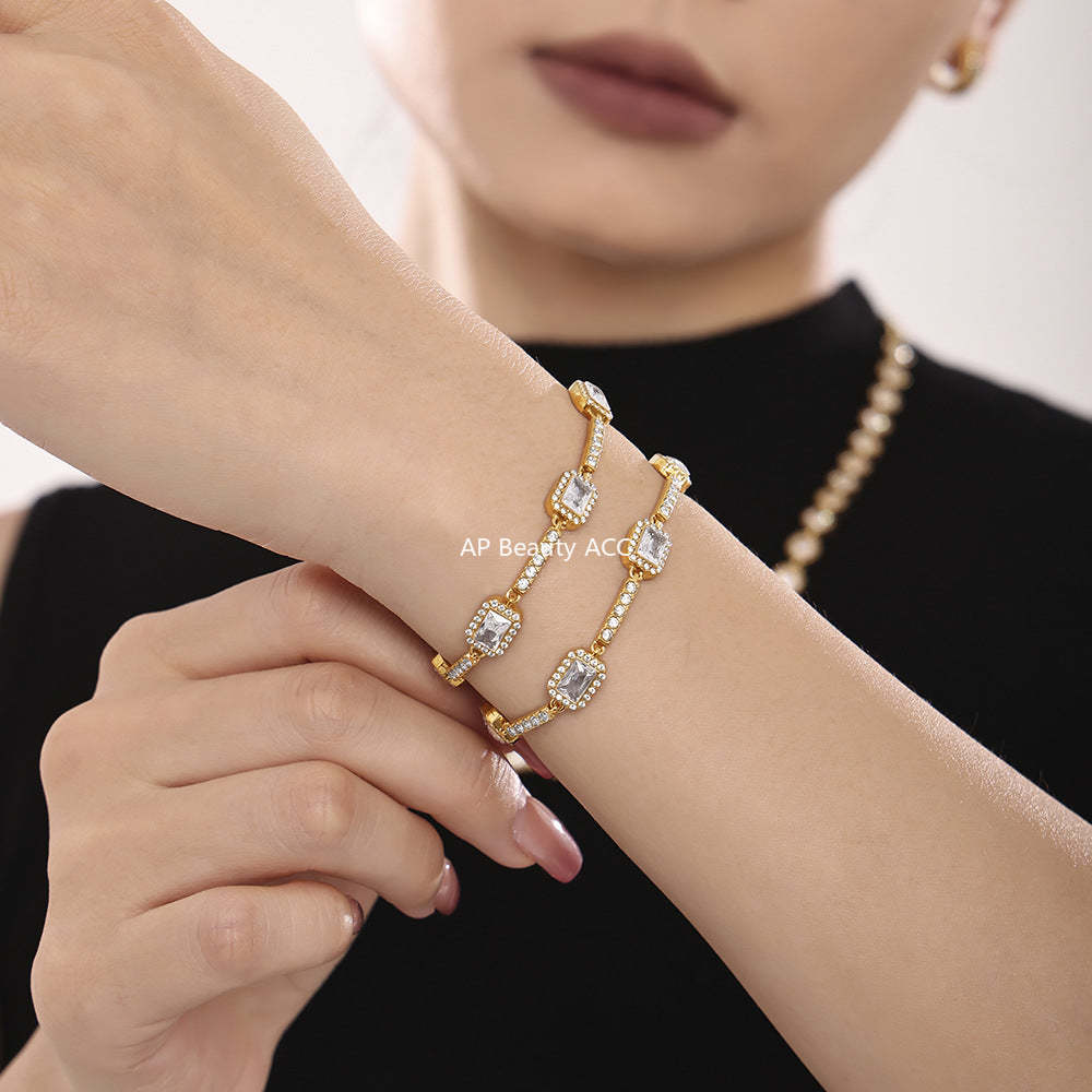 D관 - 롱 블록 초광택 큐빅 세팅 변색 방지 스테인리스 스틸 18K 도금 팔찌 [E573] 24.11-5