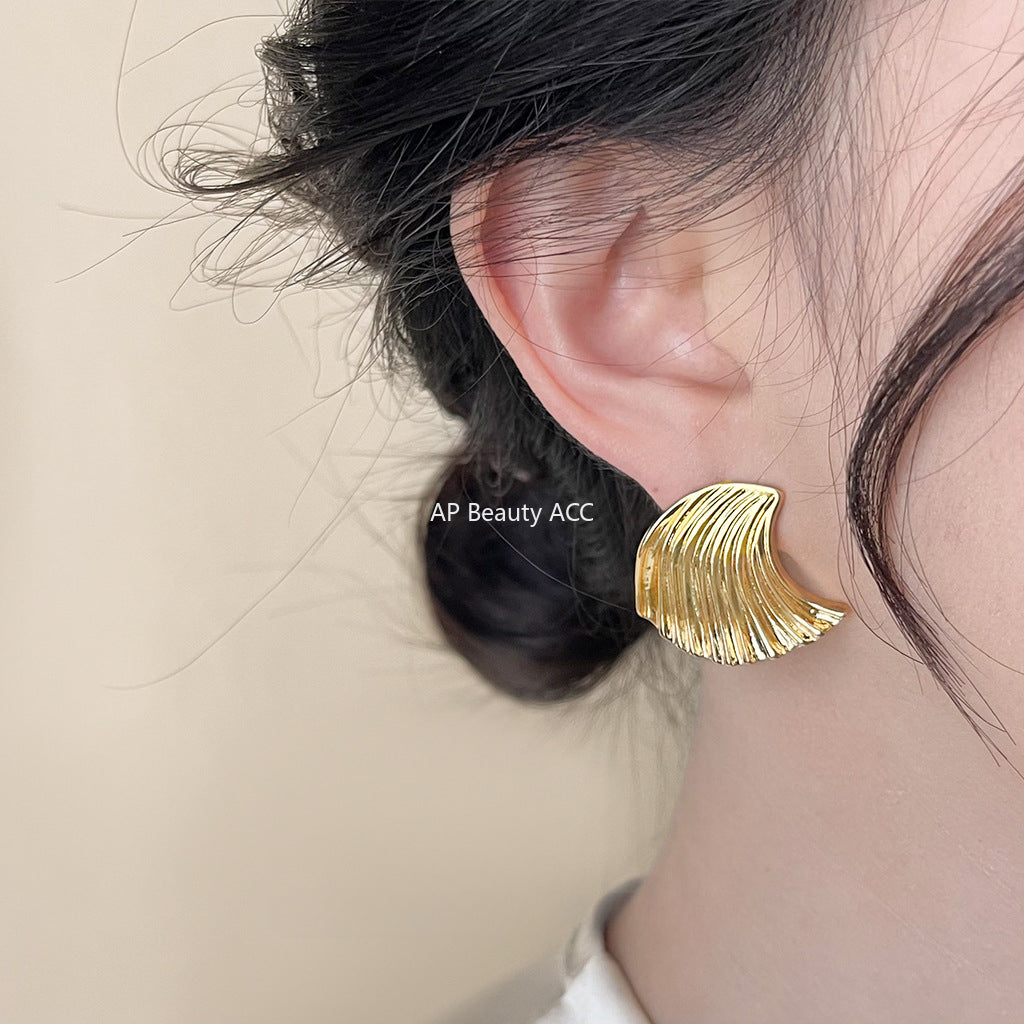 C관 - 14K 도금 메탈릭 부채 물결 모양 925 은침 귀걸이 [4223-4224] 25.04-1