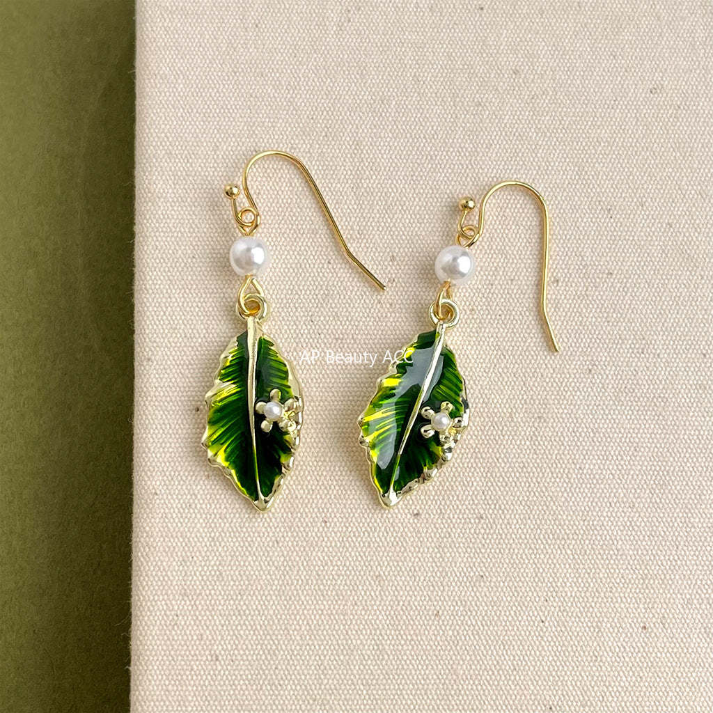 C관 - 에나멜 코팅 나뭇잎 디자인 핸드메이드 후크형 귀걸이 [5700] 25.03-2