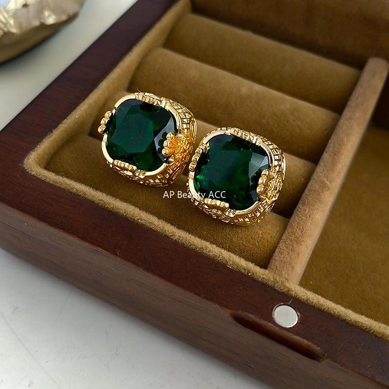 C관 - 18K 도금 큐빅 그린 사각 심플 레트로 엘레강스 귀걸이 [E130] 24.02-1