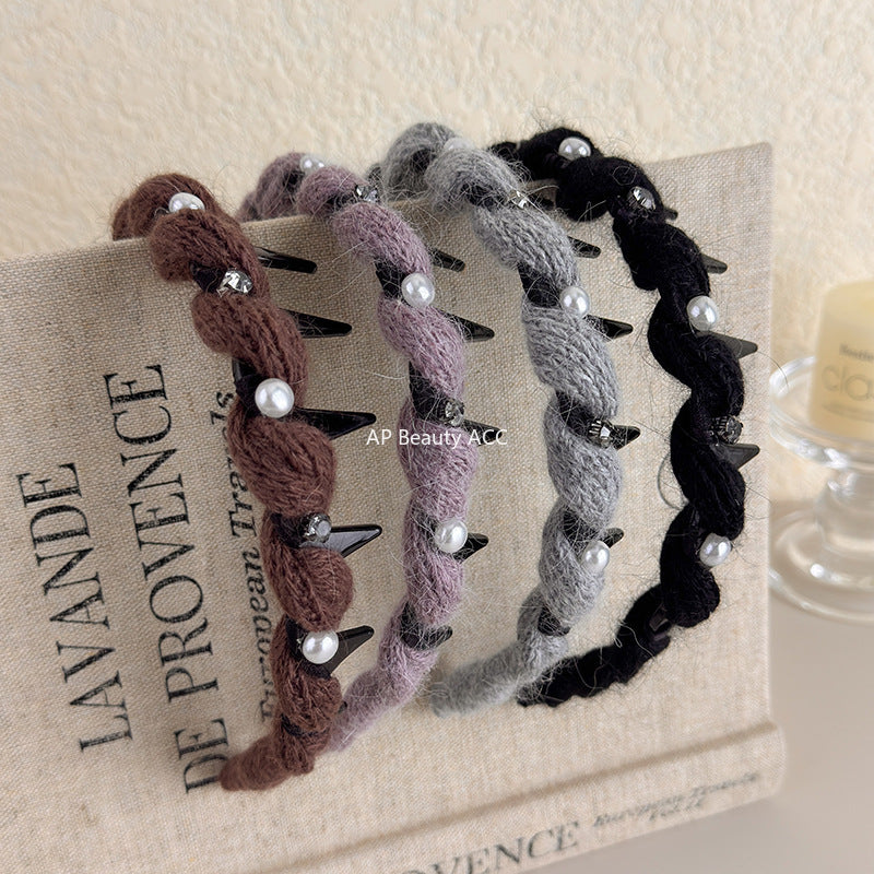 E관 - 털실 니트 큐빅 진주 장식 빗살 머리띠 [27663] 25.11-2