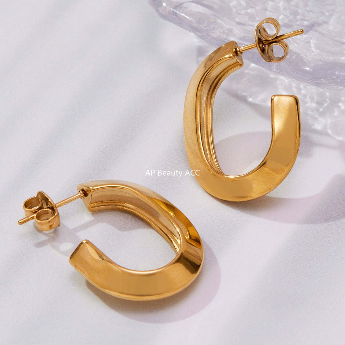 D관 - 스테인리스 18K 도금 삼각 곡면 디자인 귀걸이 [F623] 25.10-5