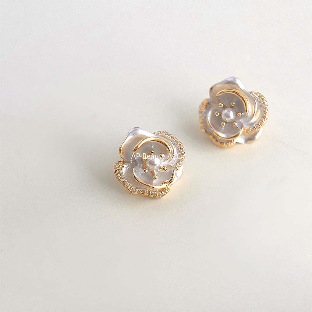 C관 - 숲 속 스타일 고급스러운 14K 도금 은침 산다화 귀걸이 [4061] 24.05-3