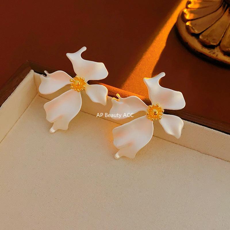 C관 - 실버 플라워 아크릴 레트로 유니크 럭셔리 귀걸이 [E13469] 24.03-3