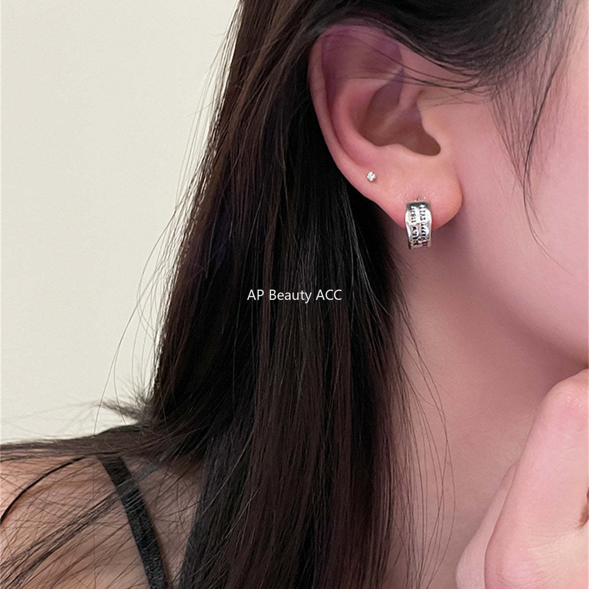 A관 - 알파벳 각인 후프 귀걸이 [EH-3658] 25.07-2