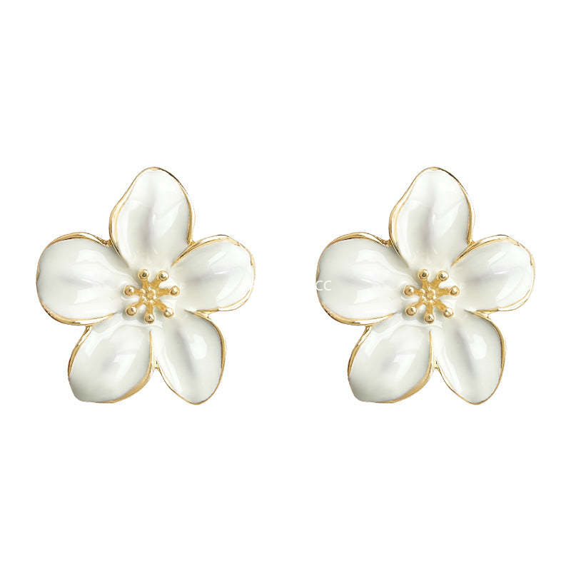 C관 - 화이트 플라워 에나멜 코팅 은침 귀걸이 [5745] 25.03-3