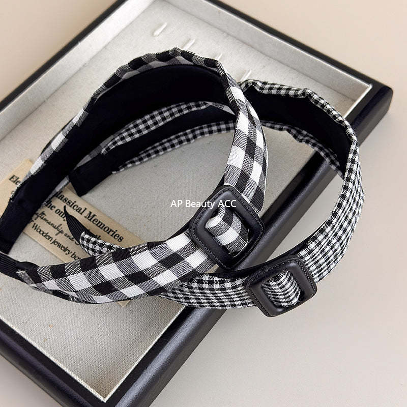 E관 - 클래식 블랙 화이트 체크 패턴 버클 머리띠 [27634] 25.11-1