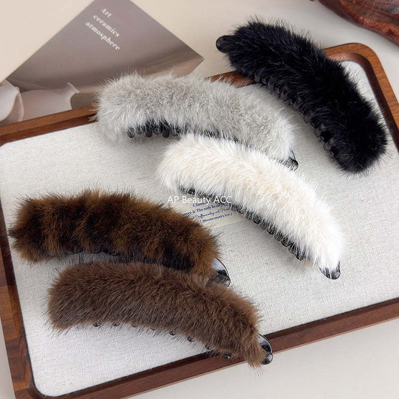 E관 - 퍼 소재 대형 집게핀 [27697] 25.11-3