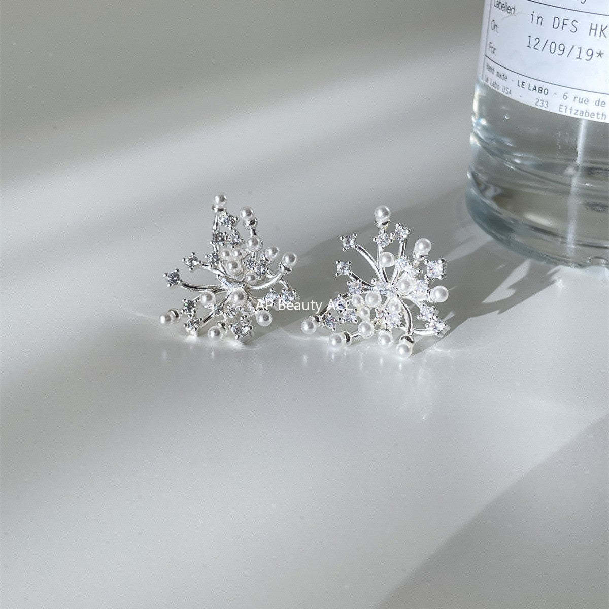 A관 - 불꽃 디자인 진주 귀걸이 [EH-4105] 25.10-4