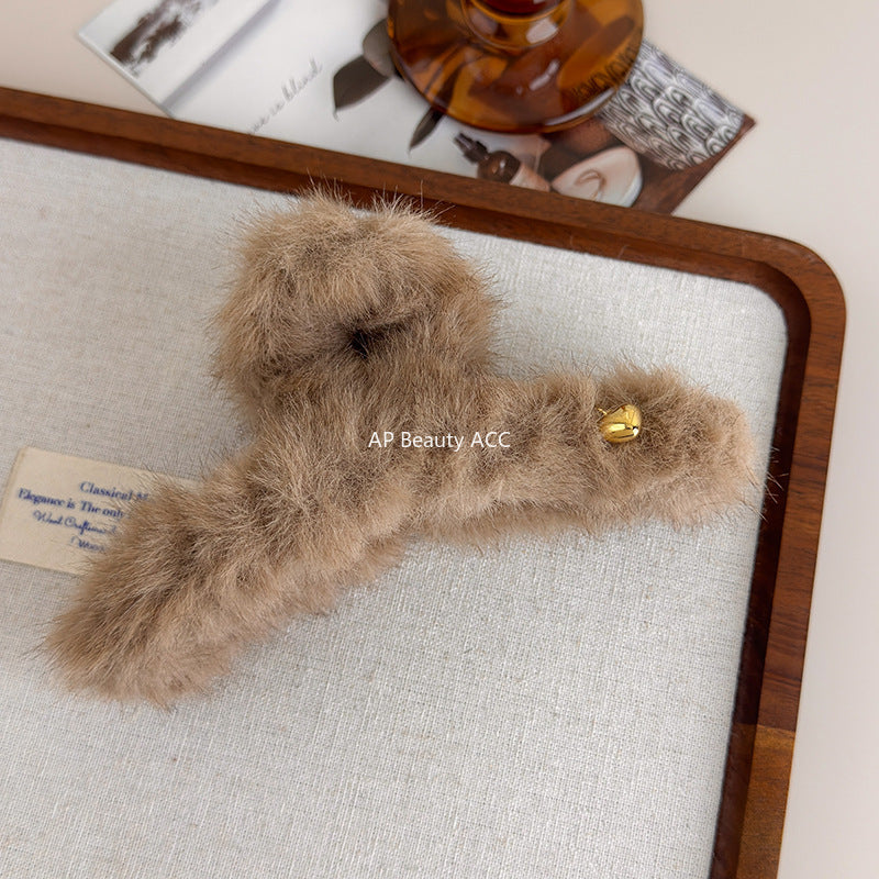 E관 - 퍼 소재 하트 포인트 집게핀 [26278] 25.11-2