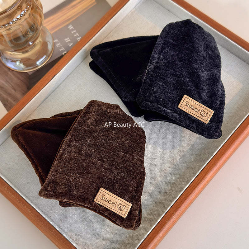 E관 - 벨벳 소재 삼각 모양 집게핀 [27750] 25.12-1