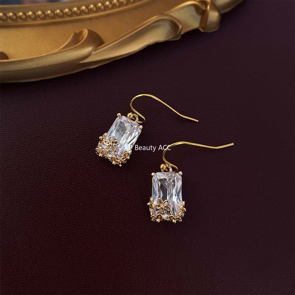 C관 - 스퀘어 큐빅 14K 도금 후크형 귀걸이 [5572] 25.03-2