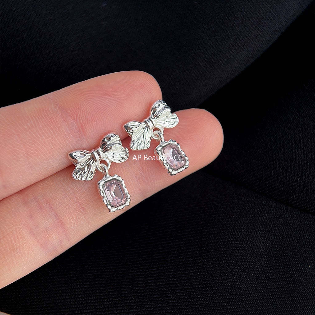 C관 - 핑크 유리 크리스탈 리본 귀걸이 [3958] 24.05-1