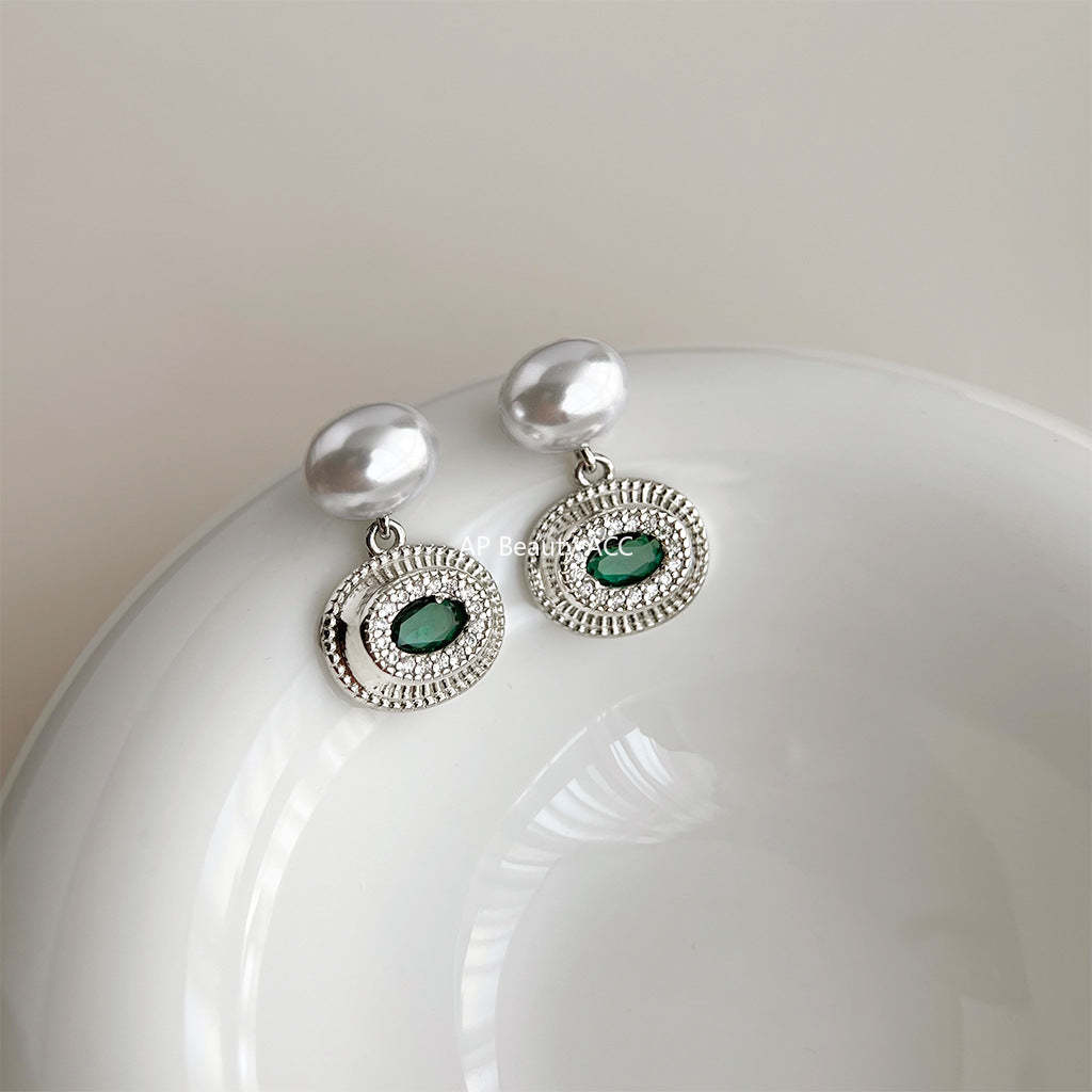 C관 - 큐빅 오벌 에메랄드 실버 비대칭 독창적 귀걸이 [4405] 24.07-1