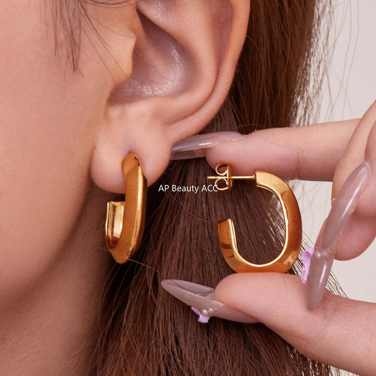 D관 - 스테인리스 18K 도금 삼각 곡면 디자인 귀걸이 [F623] 25.10-5