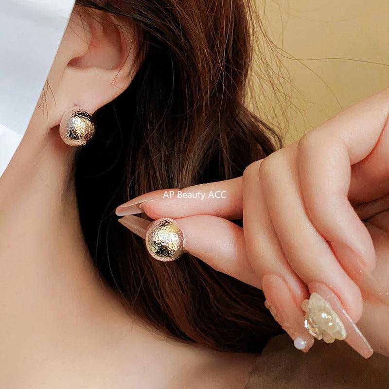 C관 - 실버 매트 메탈 라운드 비정형 심플 데일리 귀걸이 [E18915-E18916] 24.03-1