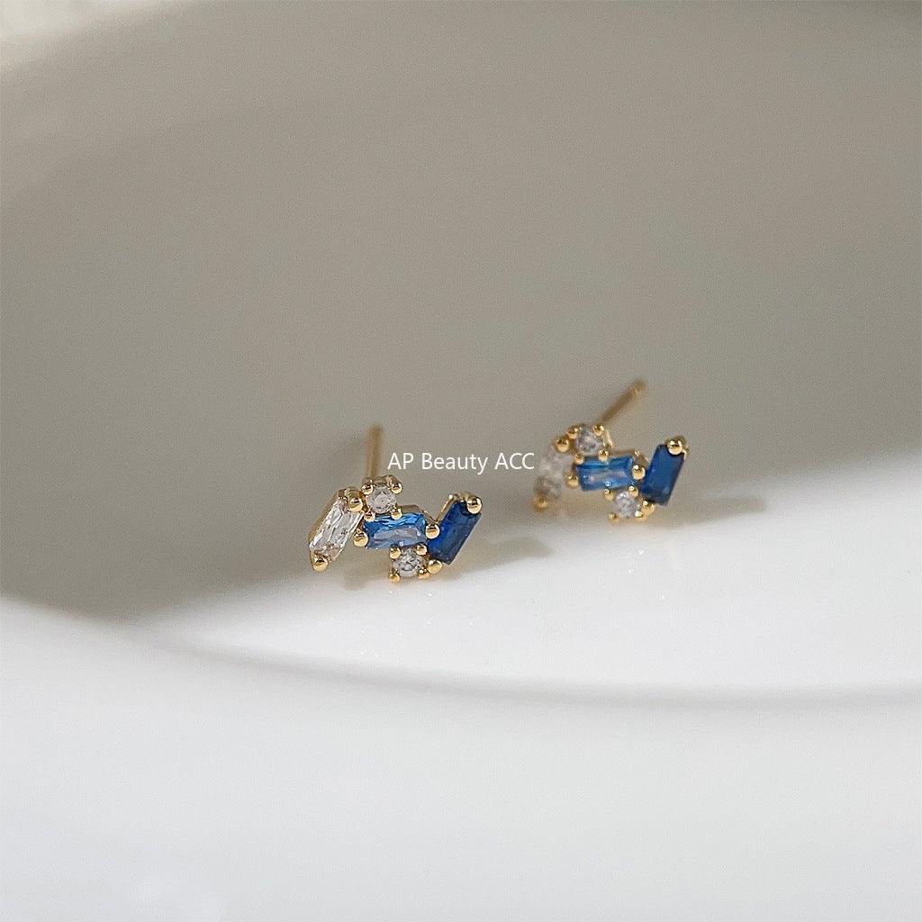 C관 - 미니 큐빅 14K 도금 기하학 은침 데일리 귀걸이 [3627] 24.03-1