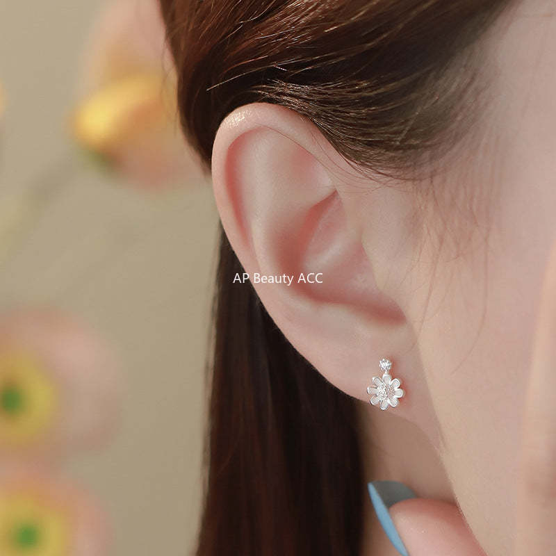 B관 - 999 실버 데이지 플라워 큐빅 귀걸이 [YC7307E_1] 25.09-4