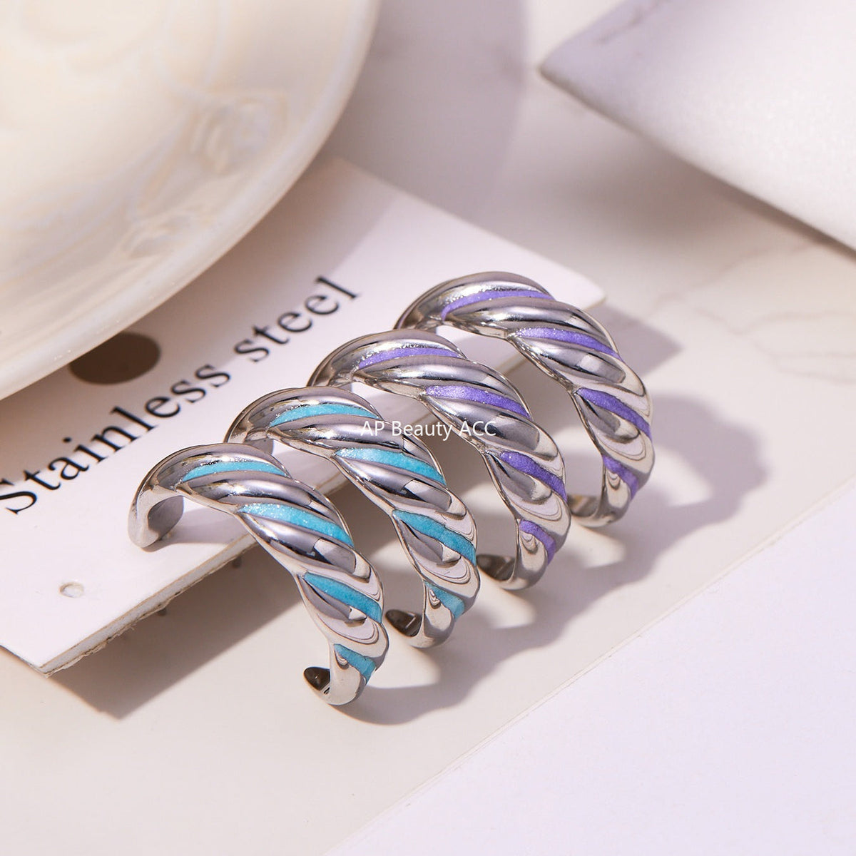 D관 - 스테인리스 18K 도금 트위스트 디자인 귀걸이 [F812] 25.11-1