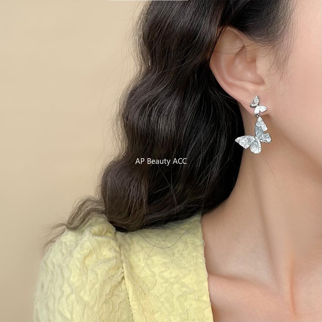 C관 - 그라데이션 블루 나비 큐빅 글래스 925 은침 귀걸이 [5832] 25.04-2